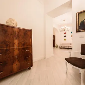 Palazzo Dello Spagnolo Apartment Naples